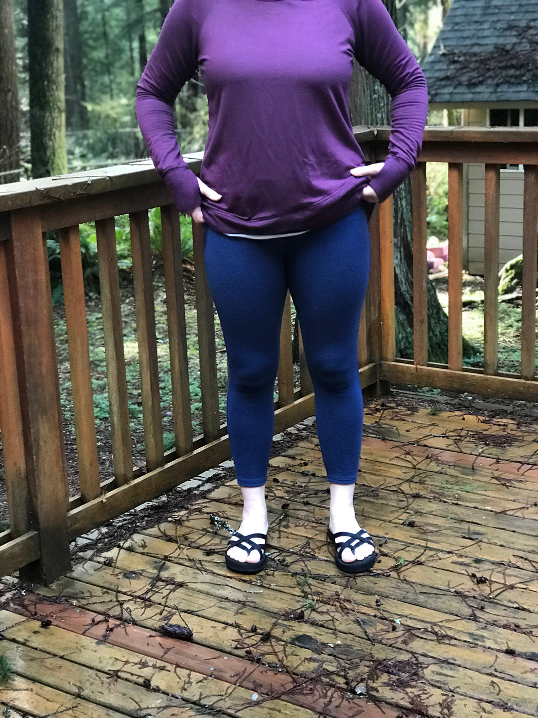 HumBird wool leggings in navy peony